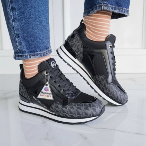 ❤️MICHAEL KORS WILMA Trainer Sneaker 9.5 Women Black Monogram Fashion Lifestyle - Picture 2 of 10